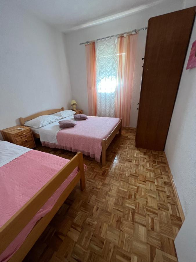 Apartment Vujcic Donji Okrug  Eksteriør bilde